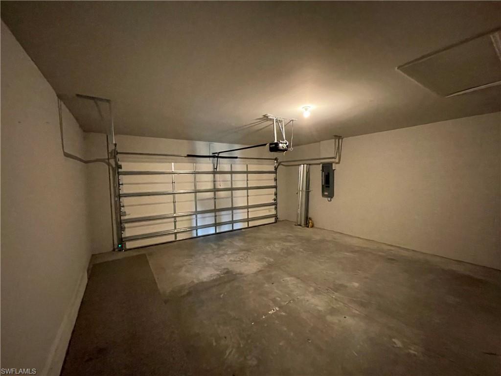 CORAL BAY - Residential Lease