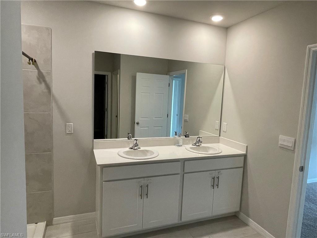 CORAL BAY - Residential Lease