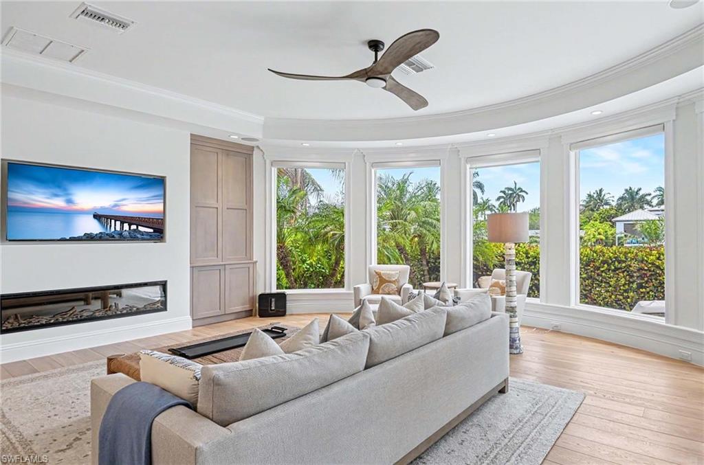 AQUALANE SHORES - Residential