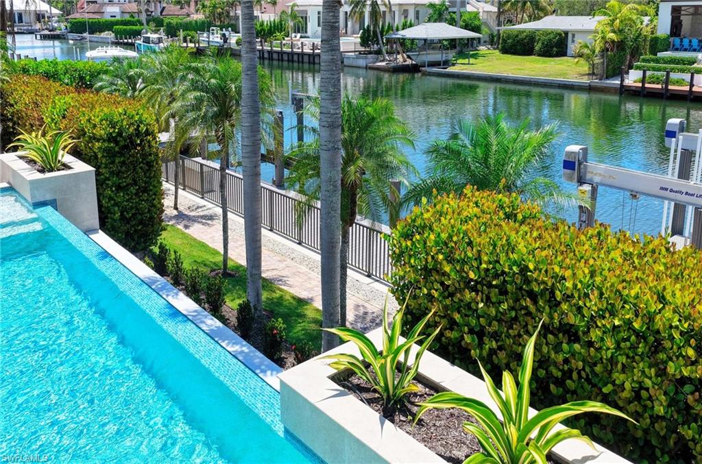 AQUALANE SHORES - Residential