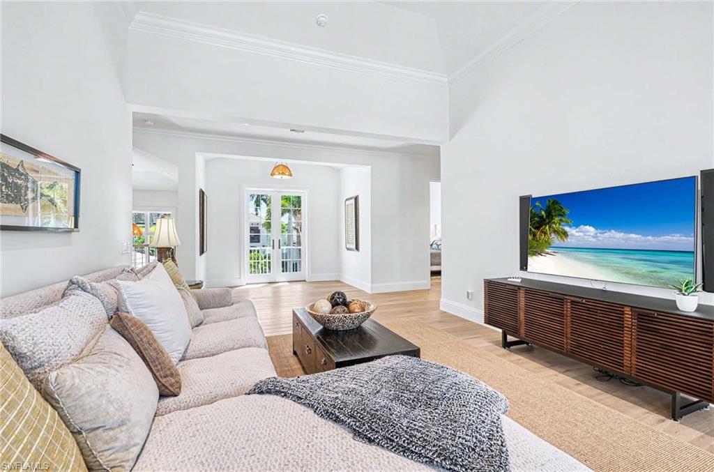 AQUALANE SHORES - Residential