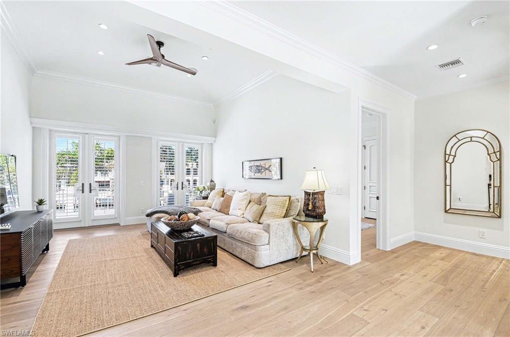 AQUALANE SHORES - Residential