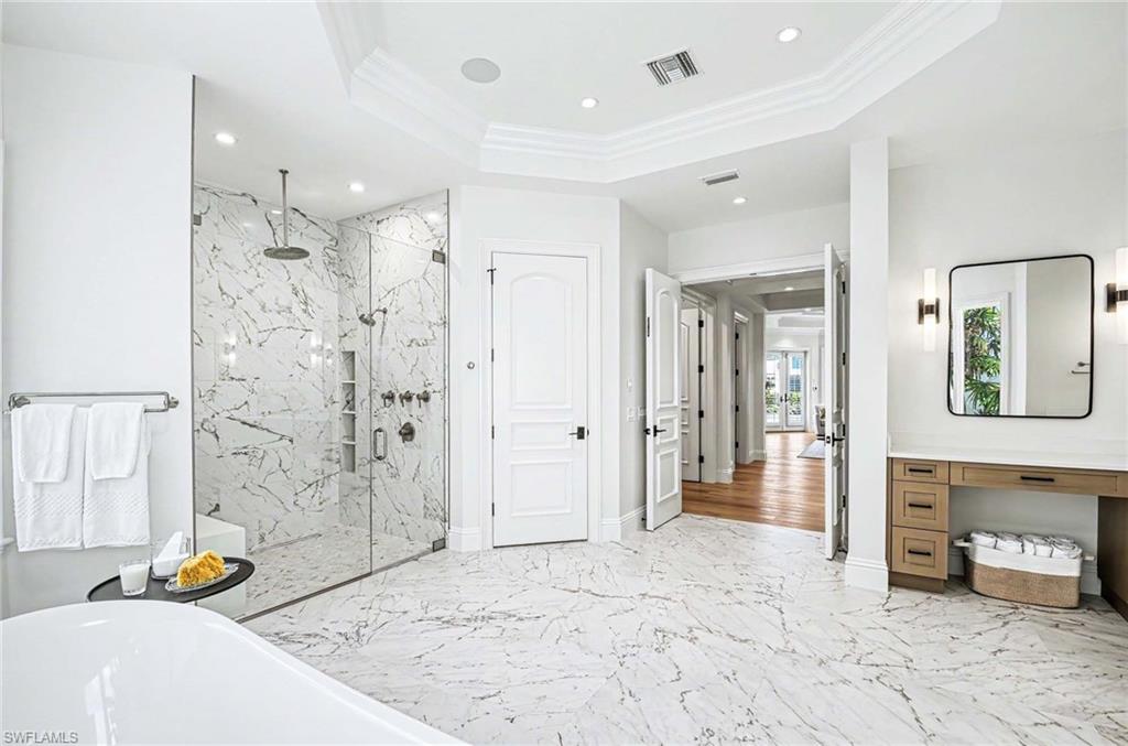 AQUALANE SHORES - Residential