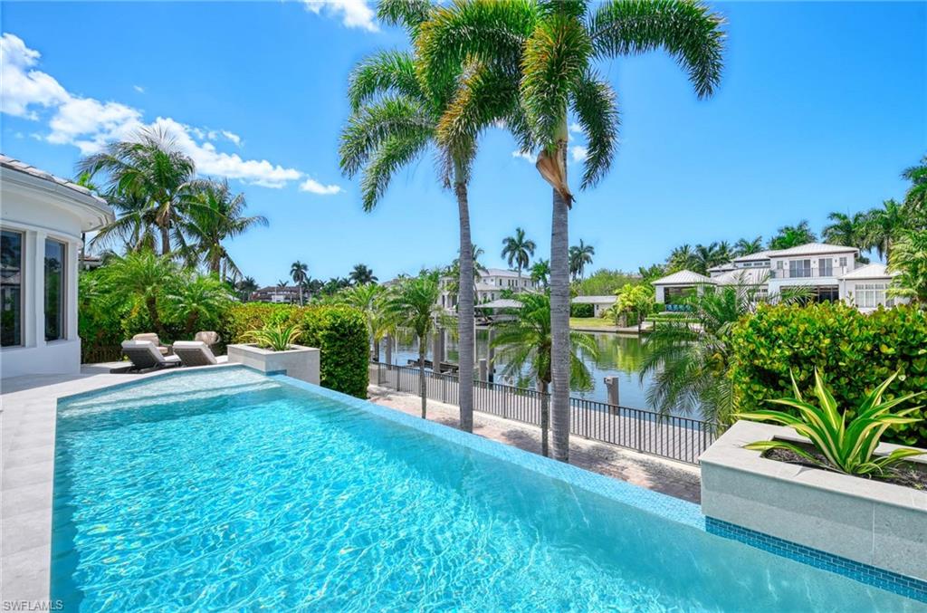 AQUALANE SHORES - Residential