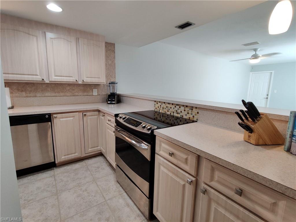 WINDJAMMER VILLAGE AT THE LAND - Residential