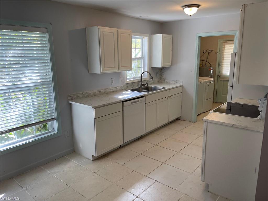 LEAWOOD LAKES - Residential