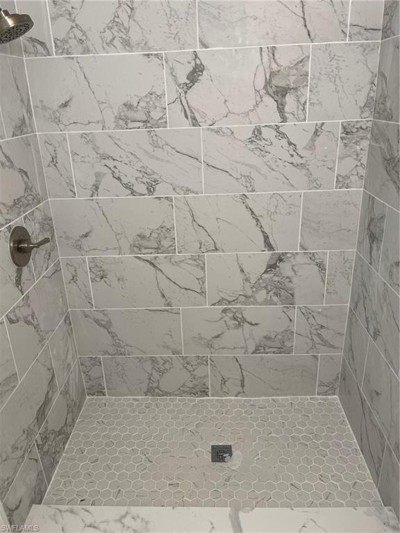 LEAWOOD LAKES - Residential