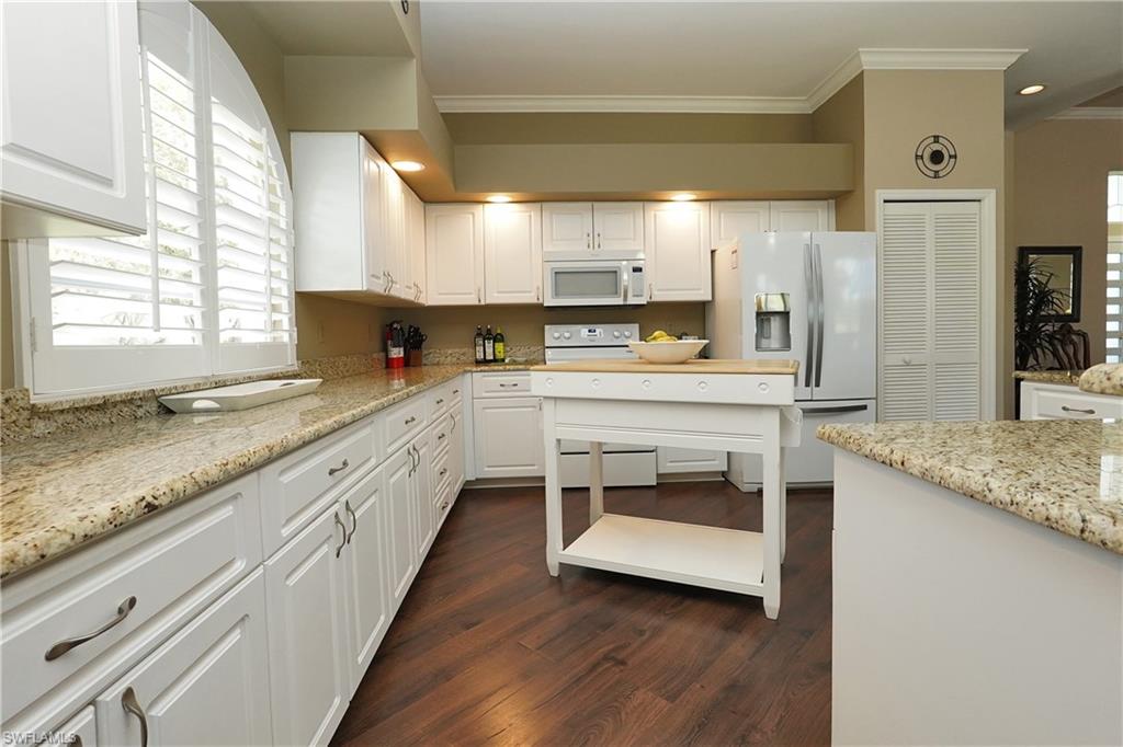 OLDE HICKORY GOLF & COUNTRY CLUB - Residential