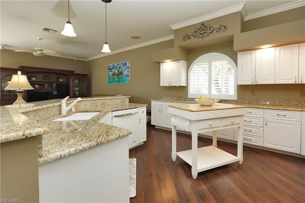 OLDE HICKORY GOLF & COUNTRY CLUB - Residential