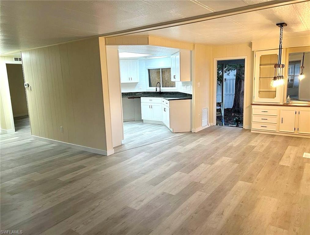 BROOK PINES - Residential