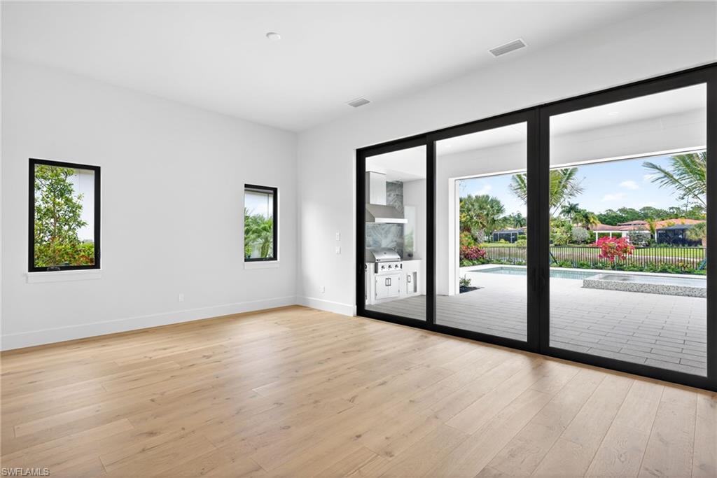 LUCARNO - Residential