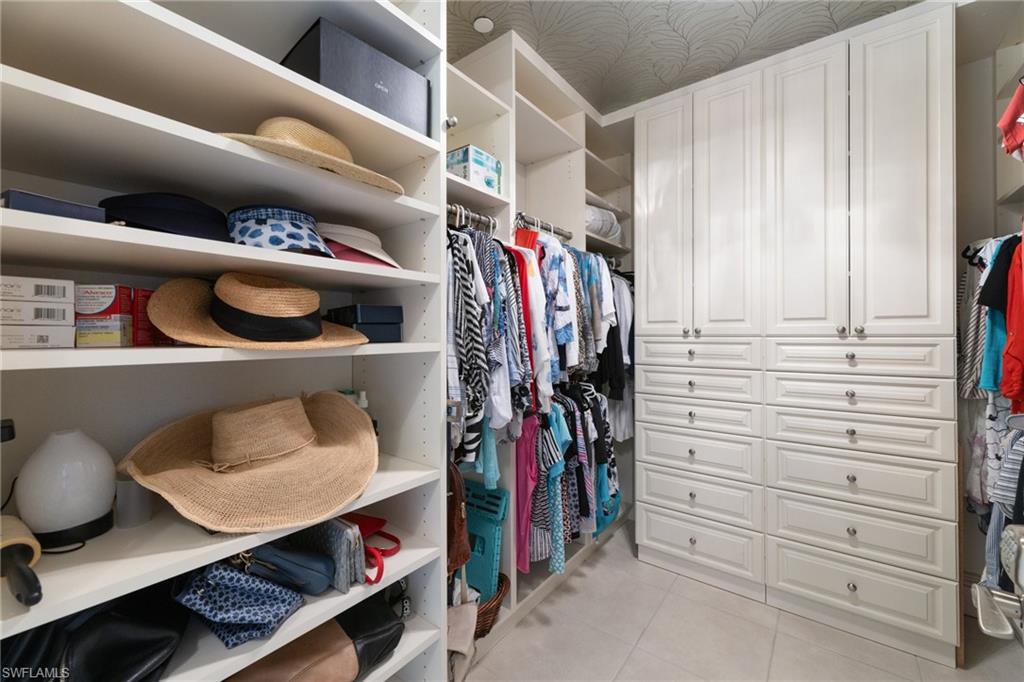 VISTA POINTE - Residential