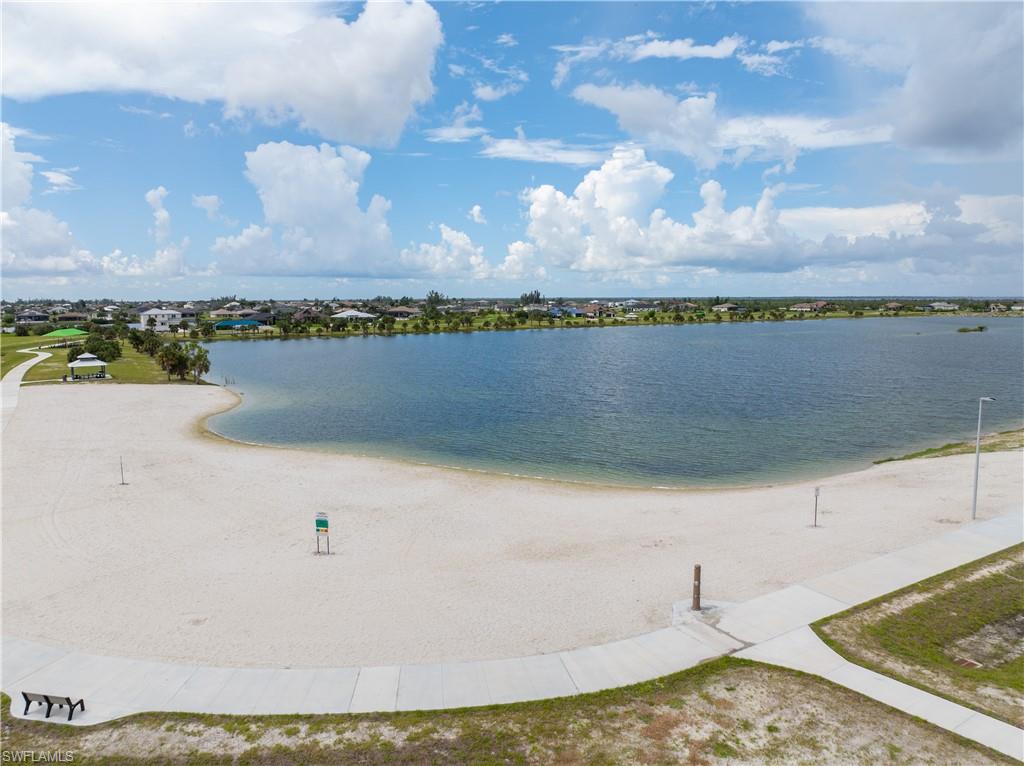 CAPE CORAL - Land