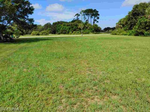 BURNT STORE LAKES - Land