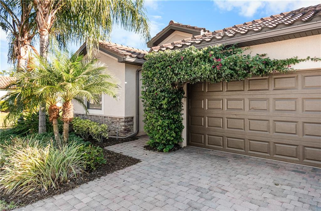 REFLECTION ISLES - Residential