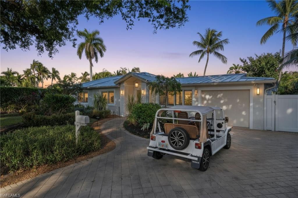 Photo of 1135 7th ST S, NAPLES, FL 34102 (MLS # 225077860)