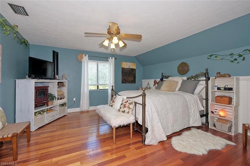 SAN CARLOS PARK - Residential