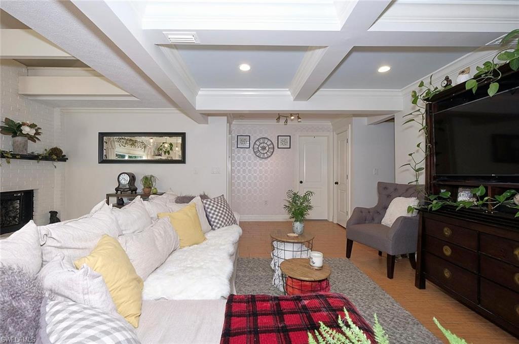 SAN CARLOS PARK - Residential