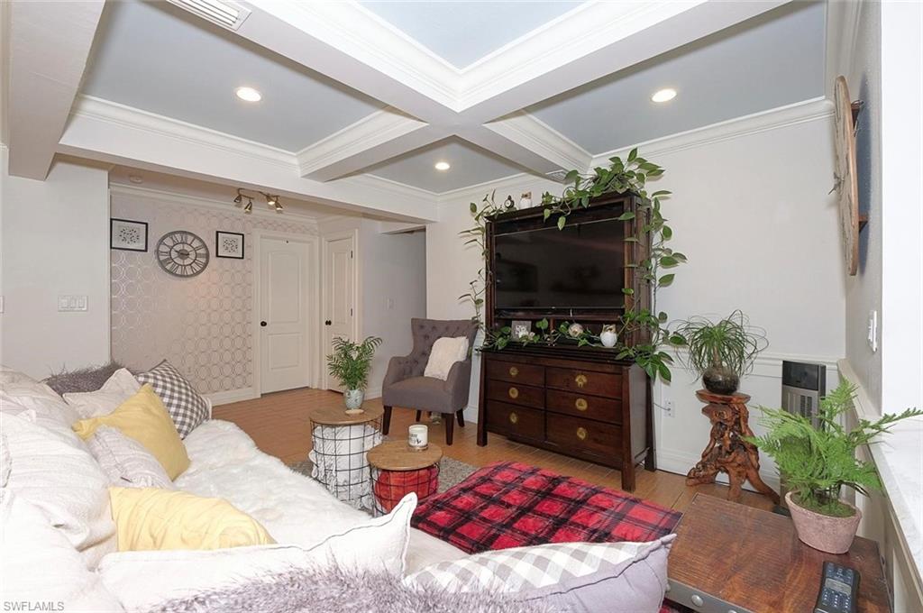 SAN CARLOS PARK - Residential