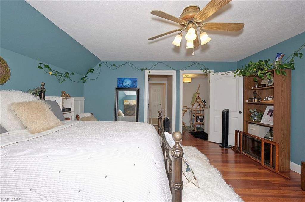 SAN CARLOS PARK - Residential