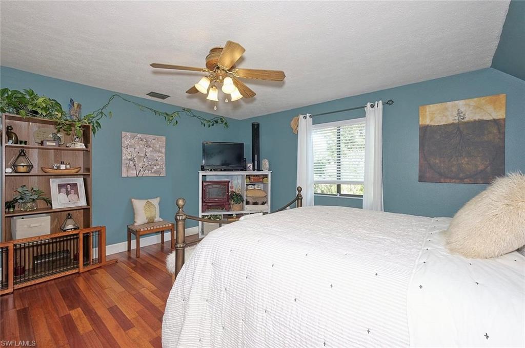 SAN CARLOS PARK - Residential