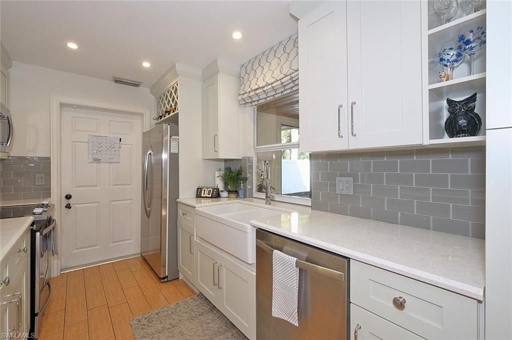 SAN CARLOS PARK - Residential