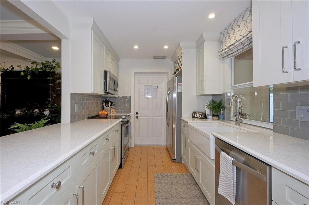 SAN CARLOS PARK - Residential