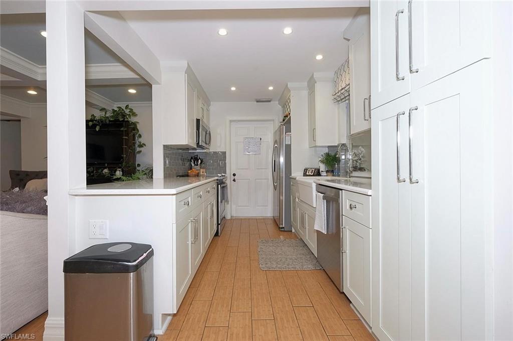 SAN CARLOS PARK - Residential