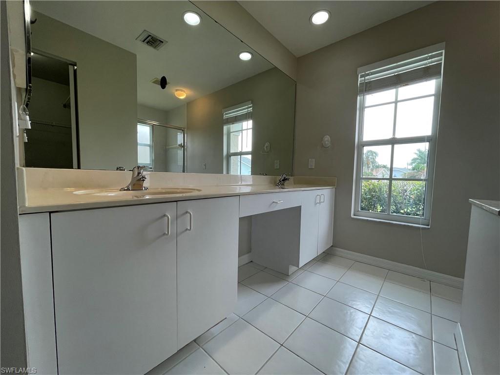 BERKSHIRE LAKES - Residential Lease