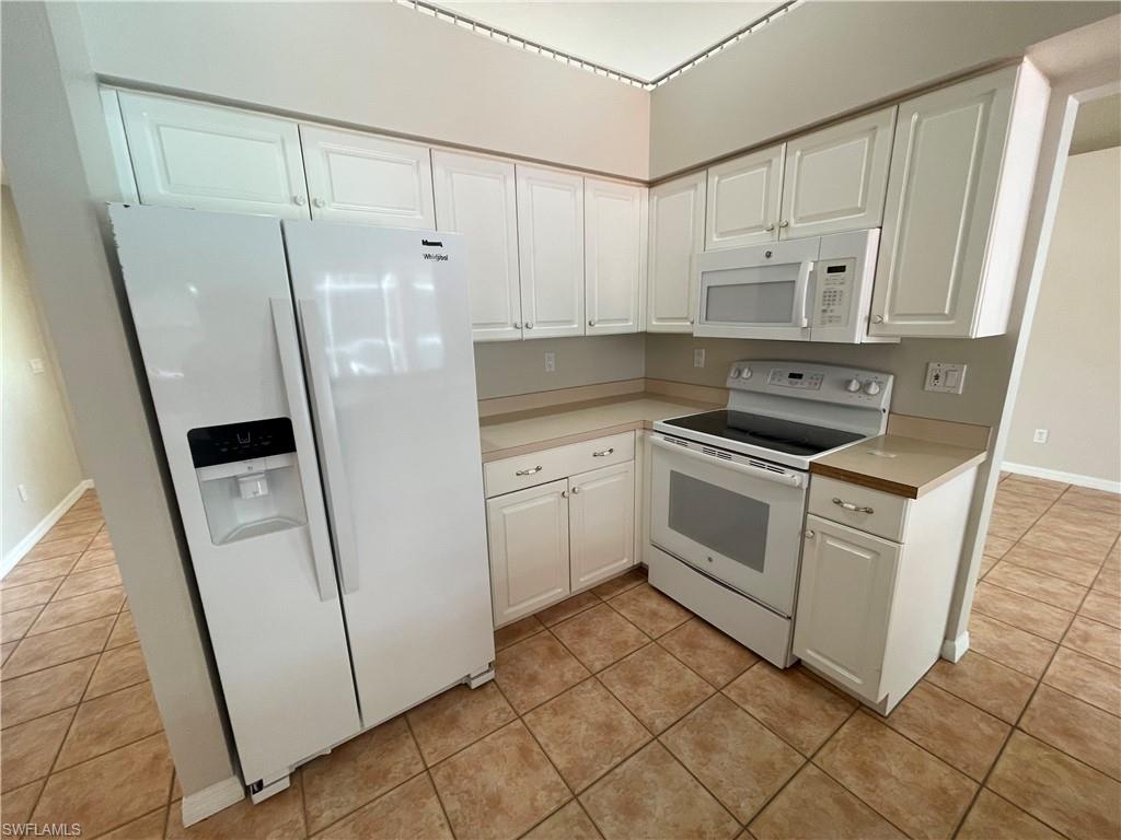 BERKSHIRE LAKES - Residential Lease