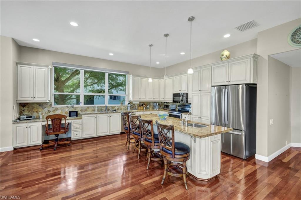 SPANISH WELLS - Residential