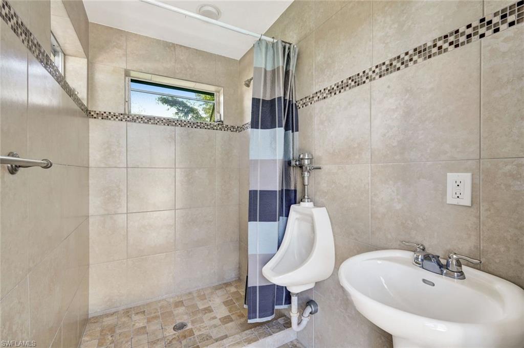 SPANISH WELLS - Residential