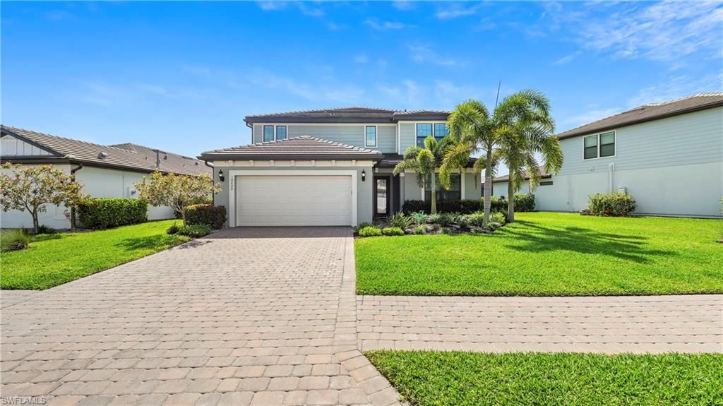 Photo of 10428 Ventana LN, NAPLES, FL 34120 (MLS # 226012204)