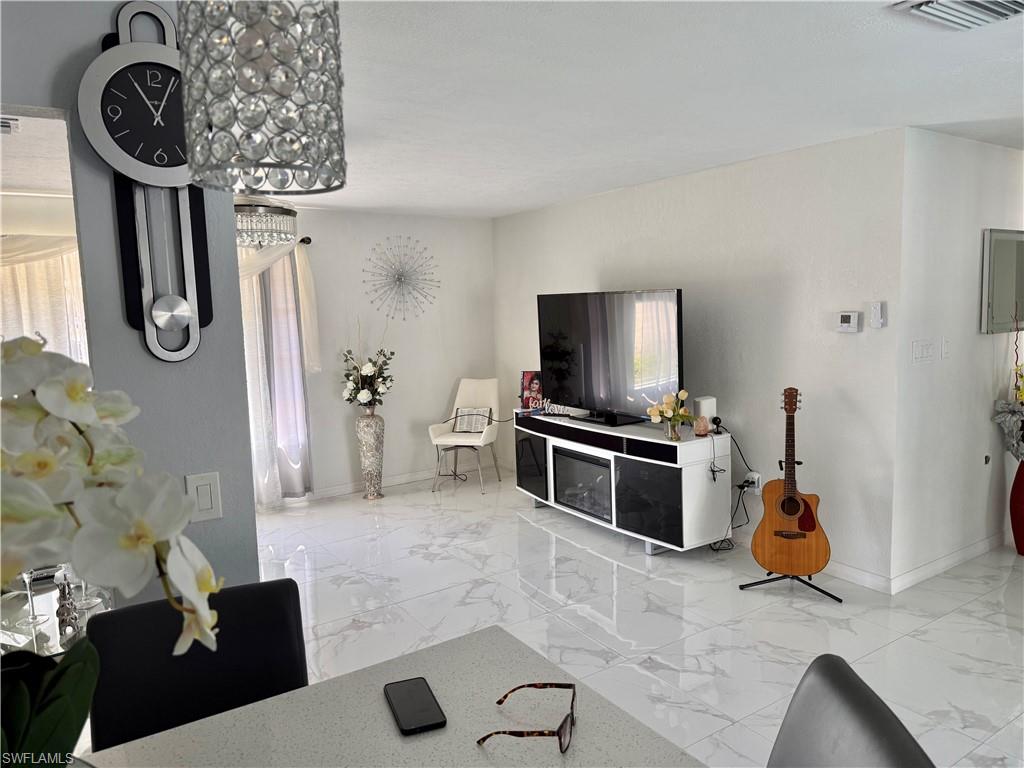 RUSSELL PARK - Residential