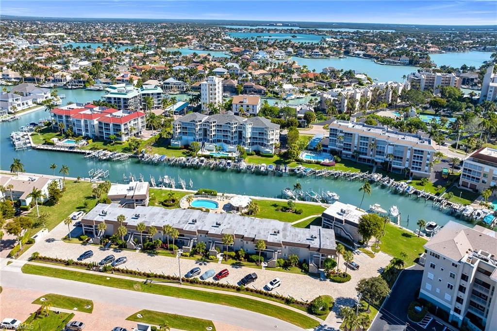 CROWS NEST - Residential