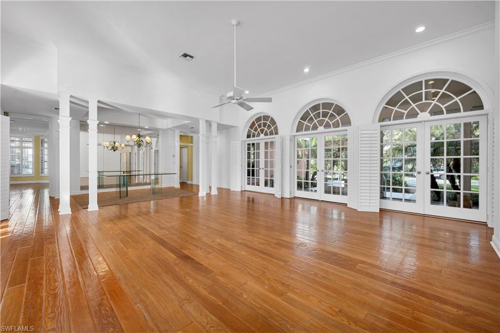 RIVERWALK - Residential