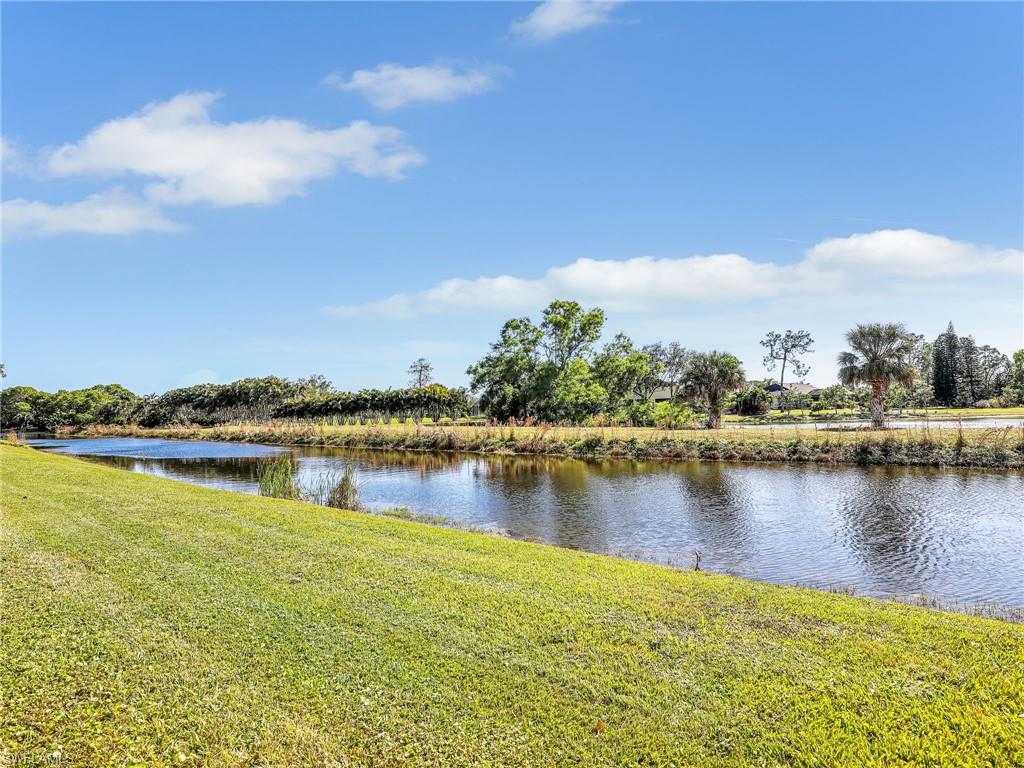 COUNTRY CLUB MANOR - Residential