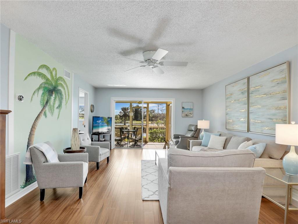 COUNTRY CLUB MANOR - Residential