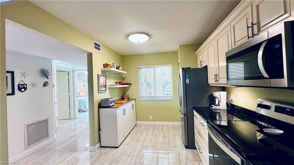 VILLAGES AT EMERALD LAKES - Residential