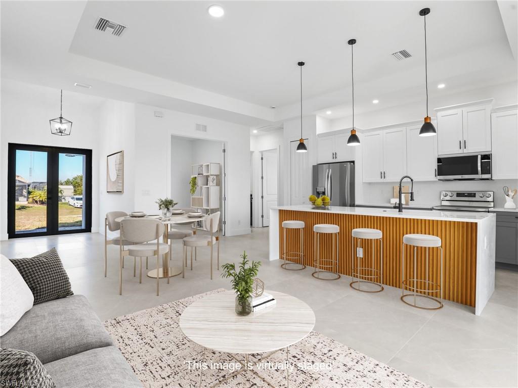 CAPE CORAL - Residential