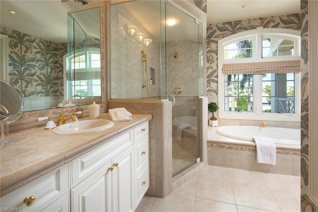 PARK SHORE - Residential