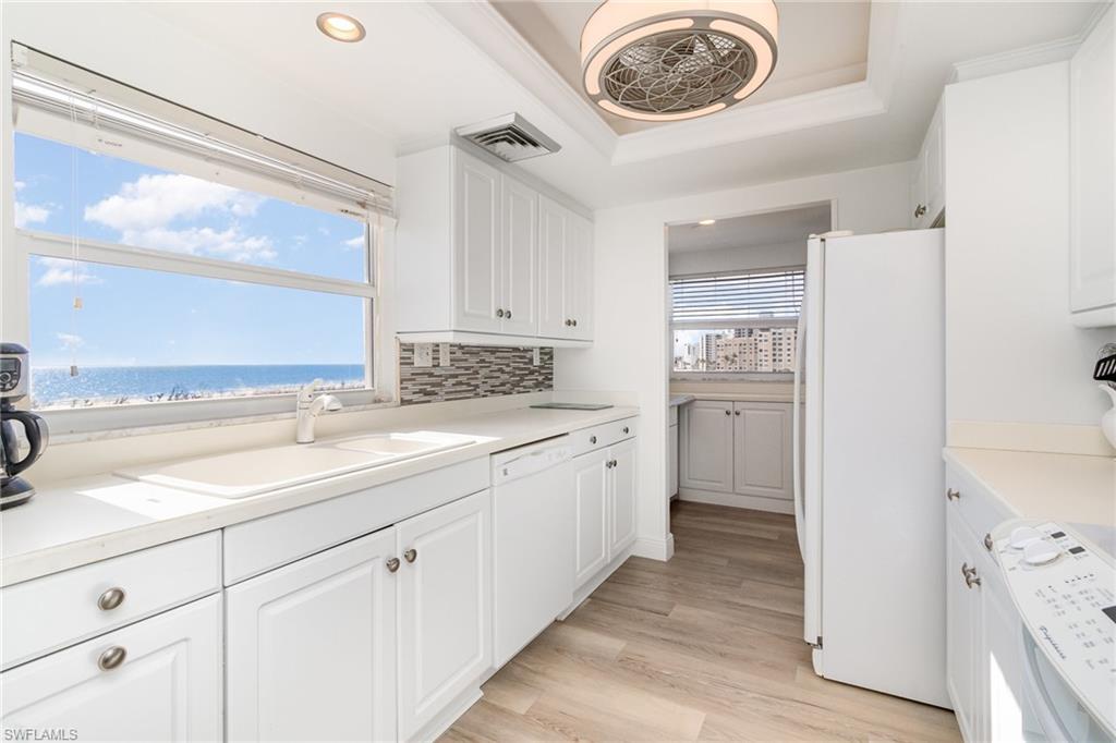 ISLAND REEF CONDO - Residential