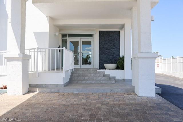 ISLAND REEF CONDO - Residential