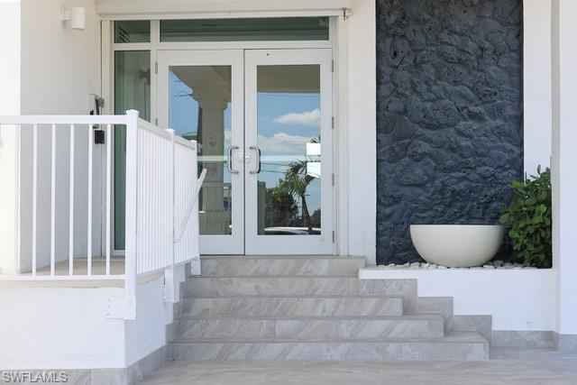 ISLAND REEF CONDO - Residential