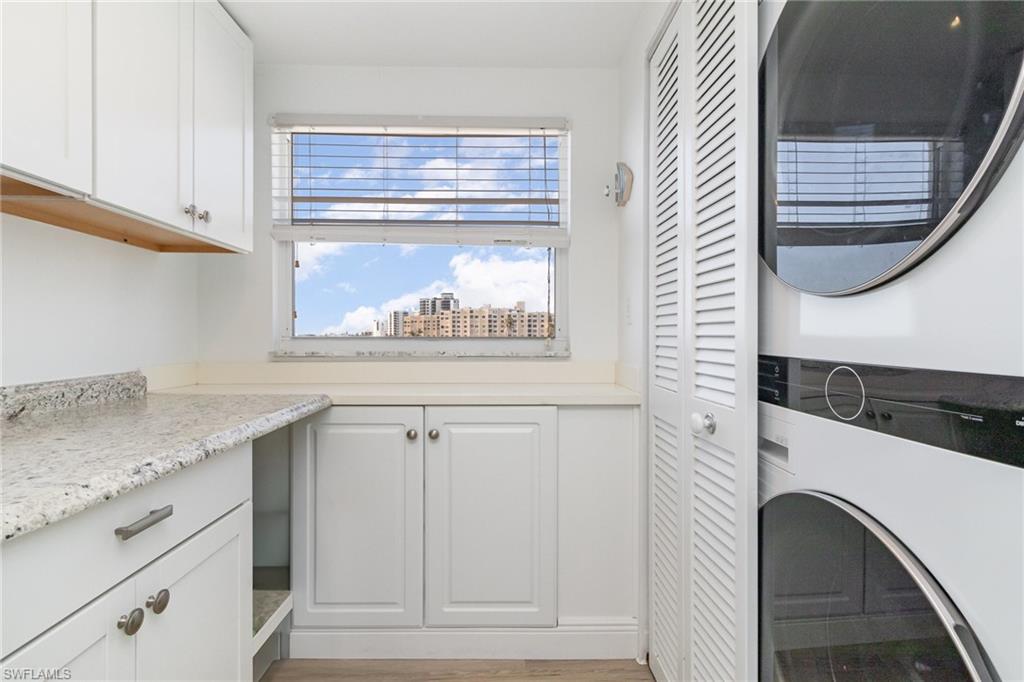 ISLAND REEF CONDO - Residential