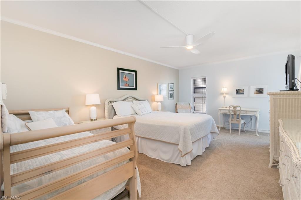 ISLAND REEF CONDO - Residential