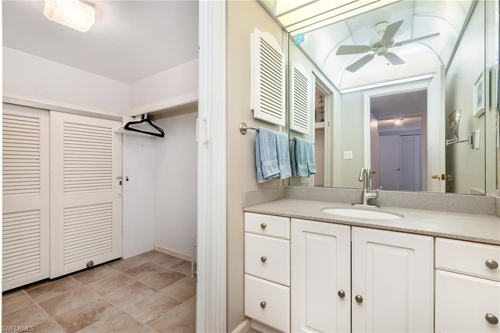 ISLAND REEF CONDO - Residential