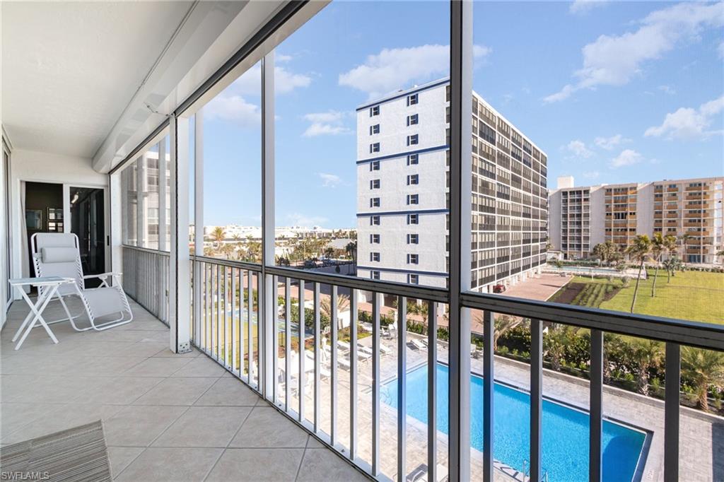 ISLAND REEF CONDO - Residential