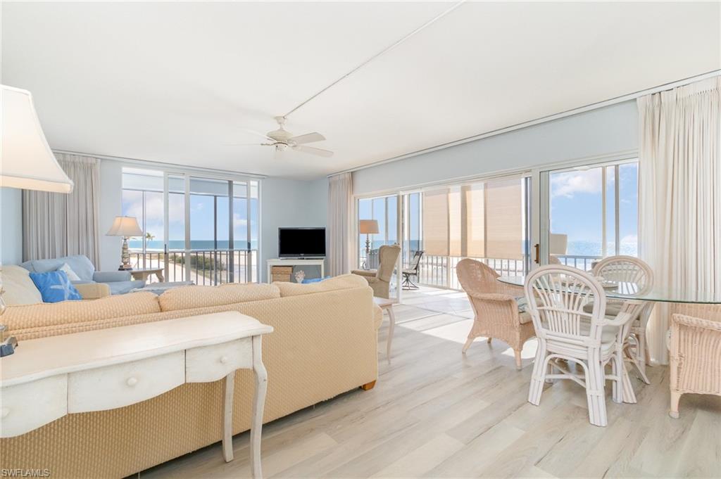 ISLAND REEF CONDO - Residential