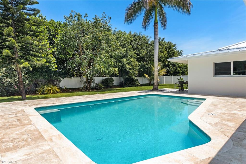 MOORINGS - Residential